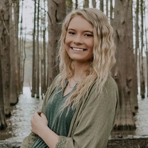 Meet your Posher, Alexis